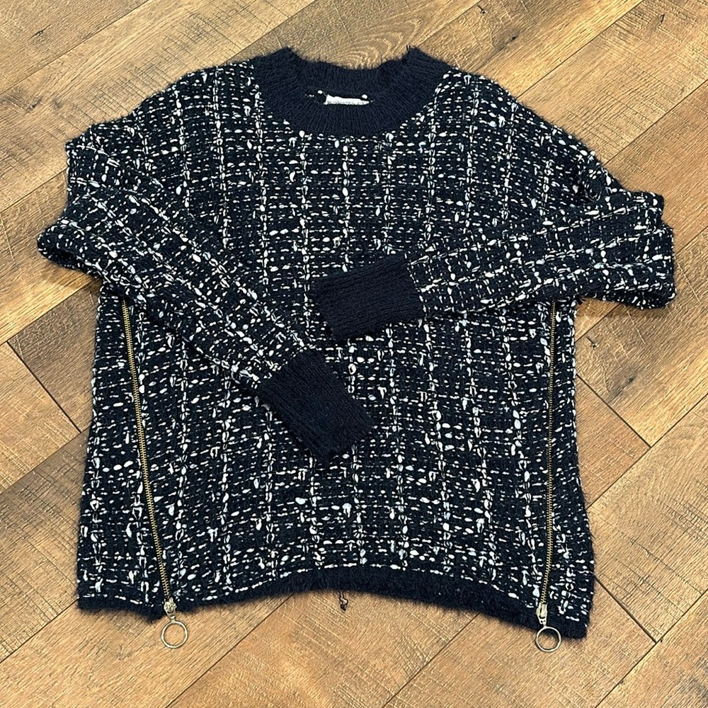 NWT! Cozy Sweater - Picture 2 of 4